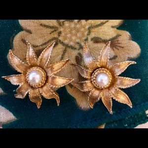 🎄Rare find🎄 Vintage earrings